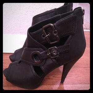 Aldo Black 4in heels excellent condition.